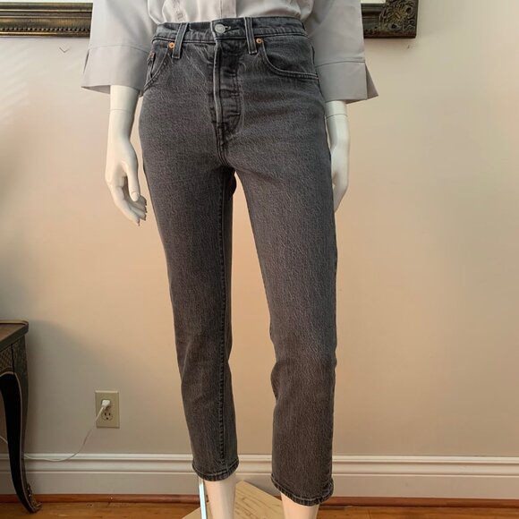 LEVI's Premium 501 Straight Leg Women's Button Fly Closure Jeans - Picture 3 of 10